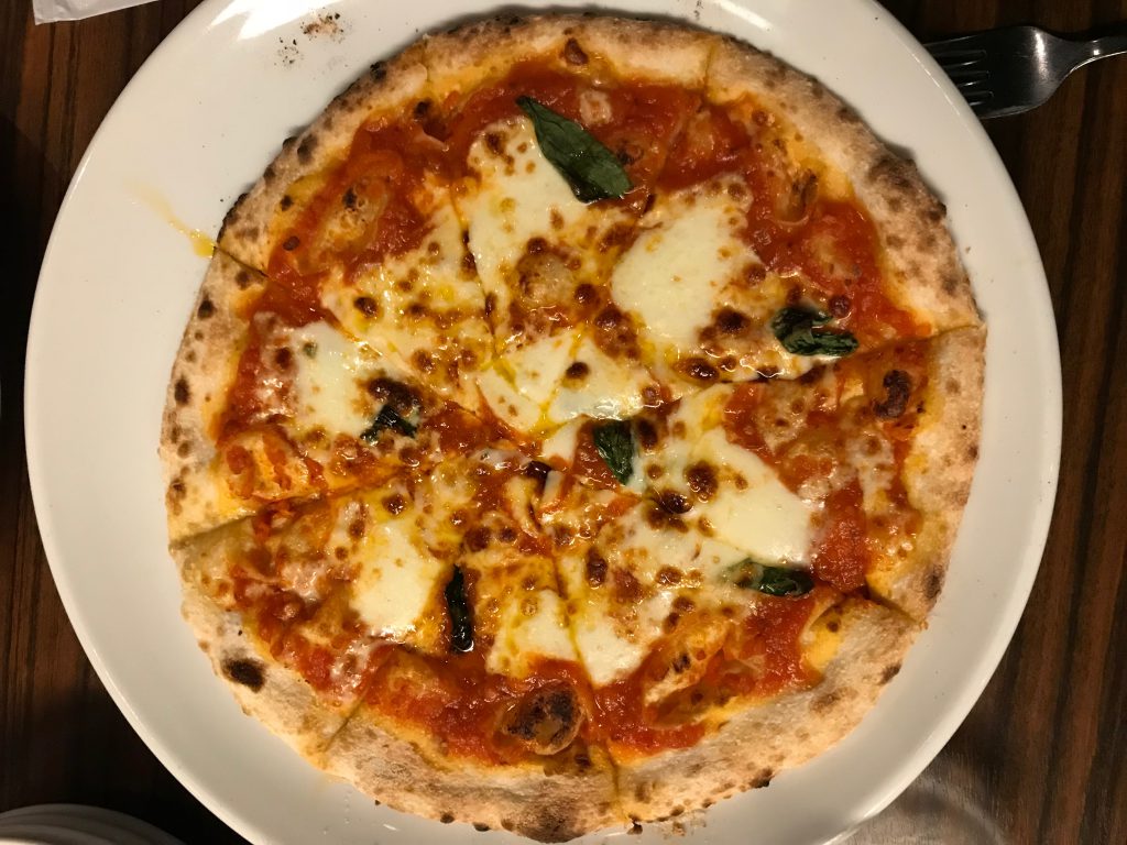 ドンコナコネリーピザ